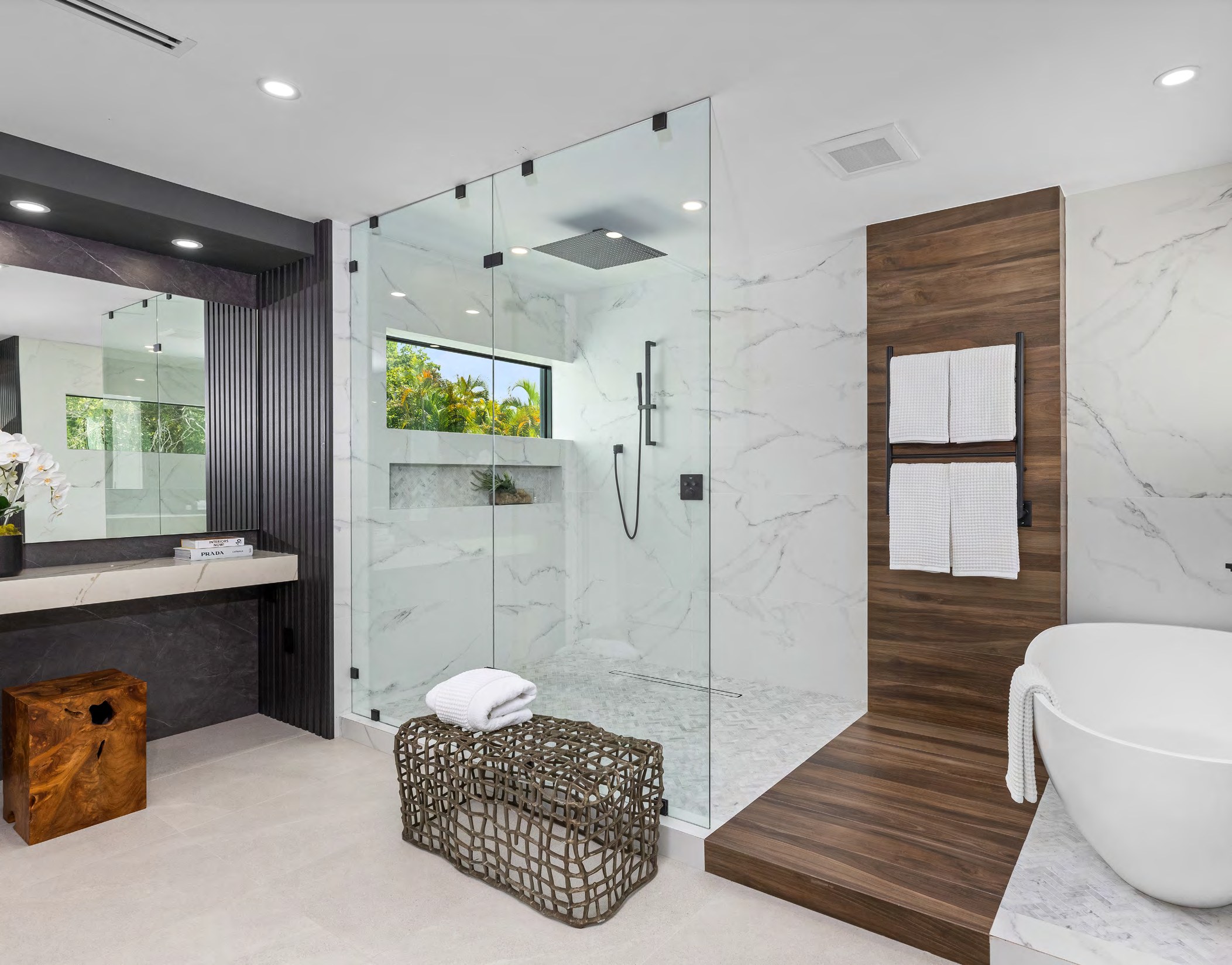 Pinecrest VII master bathroom